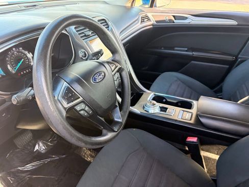 Used 2020 Ford Fusion SE FWD image 18