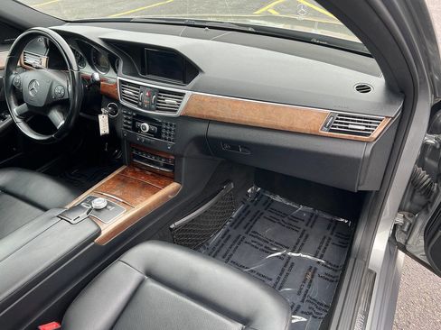 Used 2010 Mercedes-Benz E 350 4MATIC Sedan w/ Premium 1 Pkg image 28