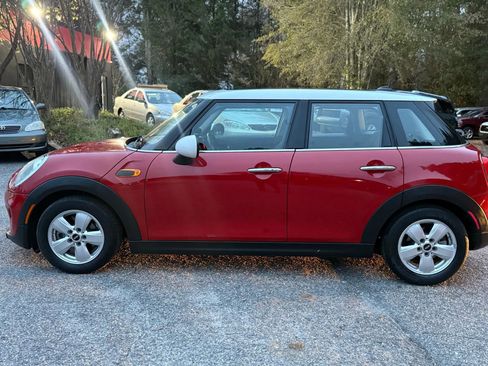 Used 2015 MINI Cooper 4-Door Hardtop image 10