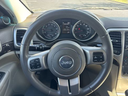 Used 2012 Jeep Grand Cherokee Laredo image 14