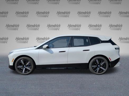 Used 2024 BMW iX xDrive50 w/ Sport Package AWD/4WD image 10