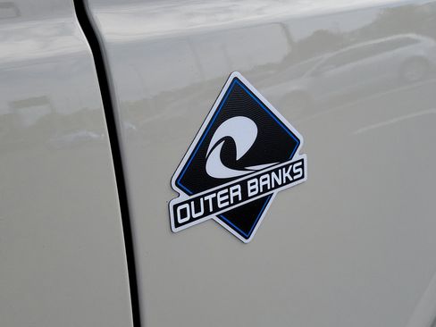 Used 2025 Ford Bronco Outer Banks AWD/4WD image 7