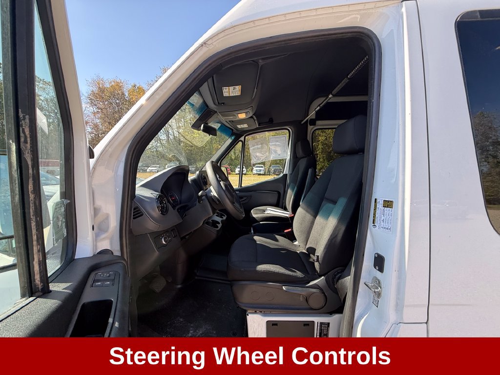 Used 2024 Mercedes-Benz Sprinter 2500 image 13