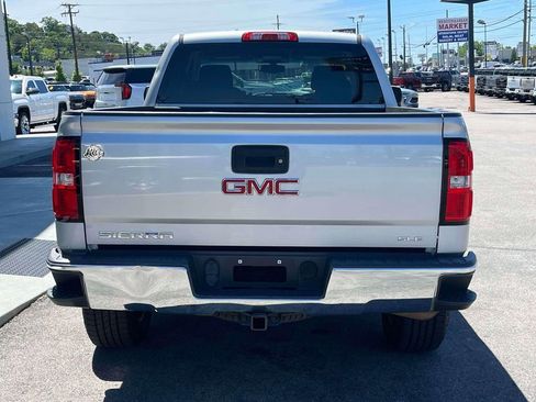 Used 2017 GMC Sierra 1500 SLE w/ SLE Value Package RWD image 4