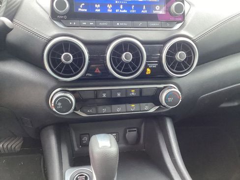 Used 2024 Nissan Sentra SV FWD image 17