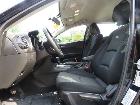 Used 2016 MAZDA MAZDA3 i Sport w/ Preferred Equipment Package FWD image 10