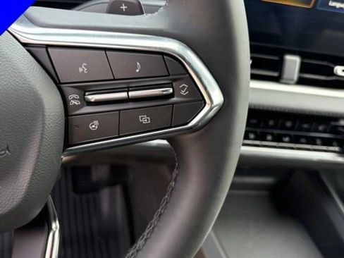 New 2026 Chevrolet Equinox LT w/ Convenience Package II FWD image 12