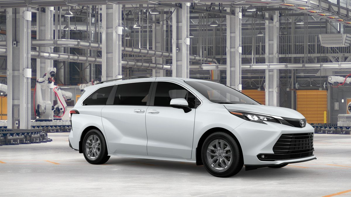 New 2026 Toyota Sienna XLE AWD/4WD image 14