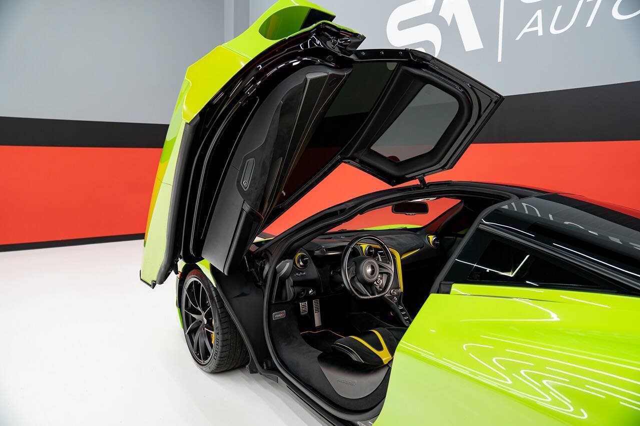 Used 2018 McLaren 720S Performance RWD image 35