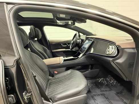 Used 2023 Mercedes-Benz EQS 450+ Sedan image 36