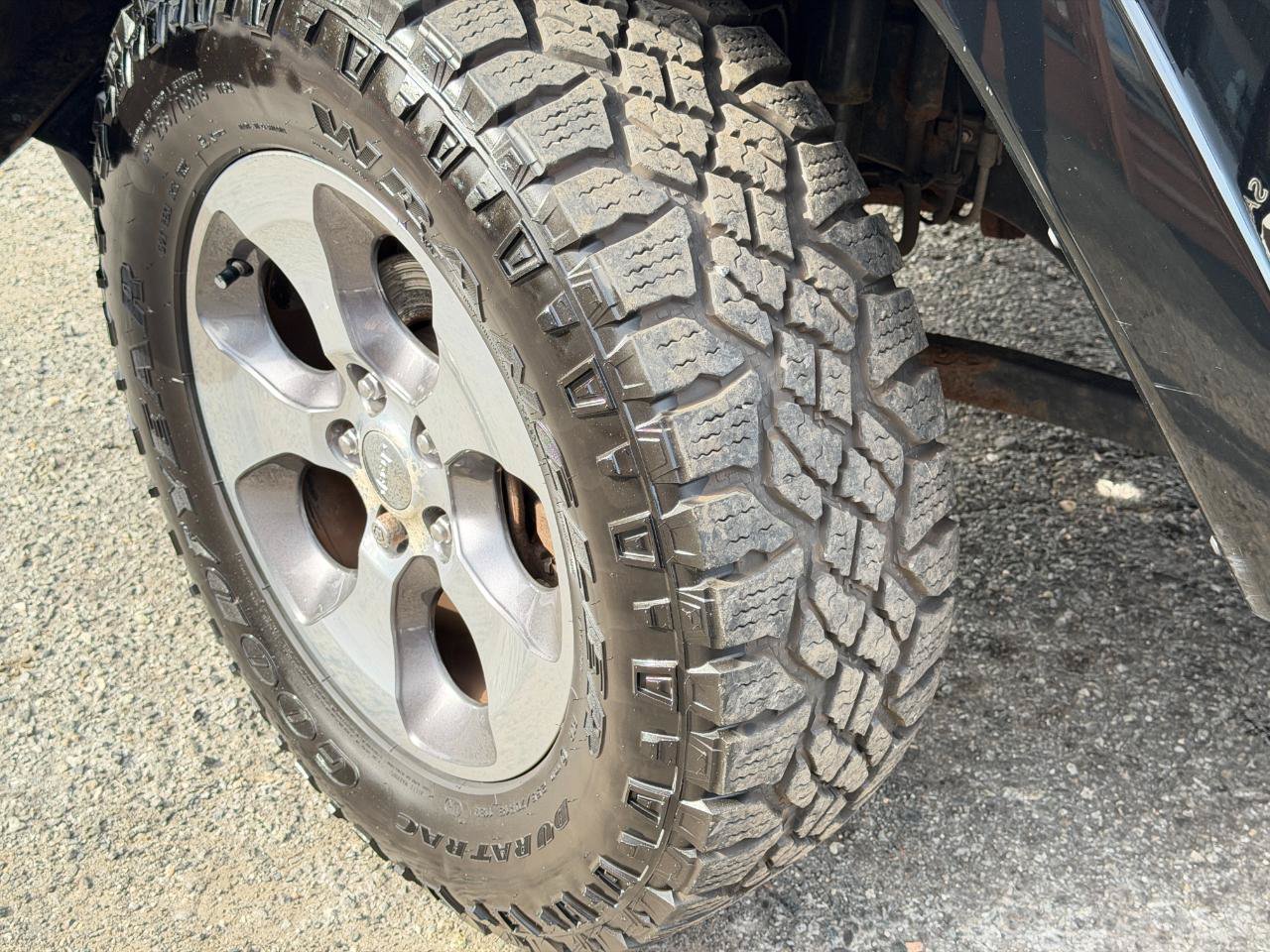 Used 2016 Jeep Wrangler Unlimited Sahara w/ Connectivity Group AWD/4WD image 76