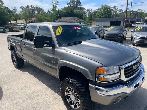 Used 2007 GMC Sierra 2500 SLT w/ Heavy-Duty Power Package AWD/4WD image 4