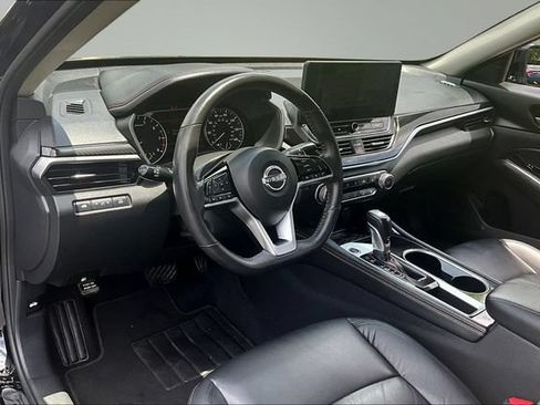 Used 2024 Nissan Altima 2.5 SR w/ SR Premium Package FWD image 16