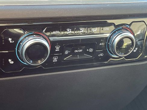 Used 2023 GMC Sierra 1500 SLE w/ Preferred Package image 22