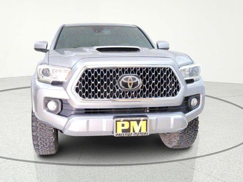 Used 2019 Toyota Tacoma TRD Off-Road image 2