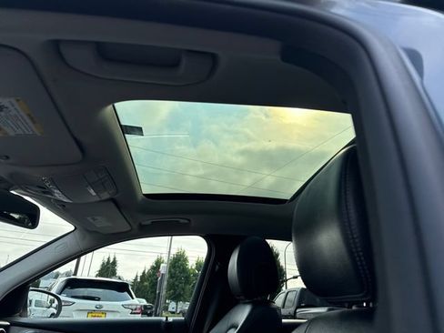 Used 2019 Mercedes-Benz GLC 300 4MATIC image 27
