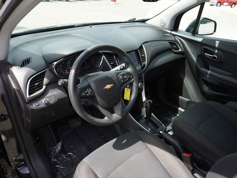 Used 2020 Chevrolet Trax LS w/ Tint and Cruise Package AWD/4WD image 23