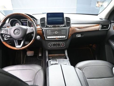 Used 2017 Mercedes-Benz GLS 450 4MATIC image 9