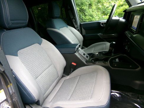 Used 2021 Ford Bronco Outer Banks AWD/4WD image 11