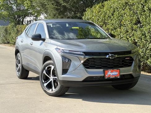 New 2026 Chevrolet Trax RS w/ Driver Confidence Package FWD image 2