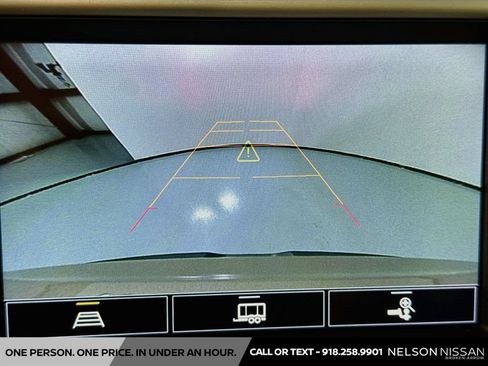 Used 2023 GMC Acadia SLT w/ Preferred Package FWD image 14