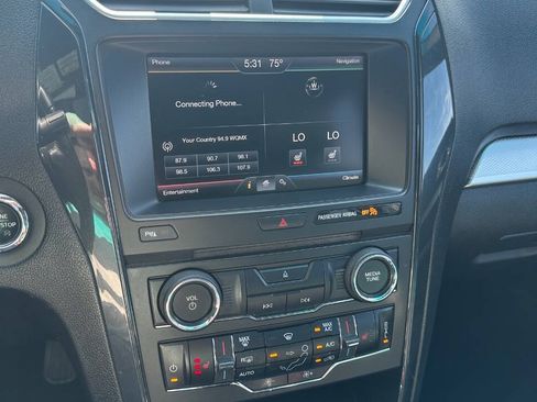 Used 2016 Ford Explorer XLT w/ Equipment Group 202A AWD/4WD image 24