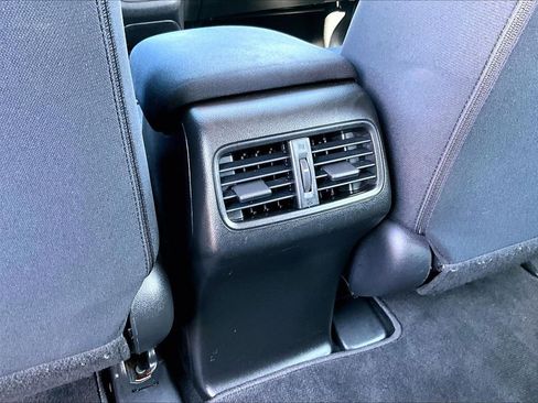Used 2015 Honda CR-V LX image 28