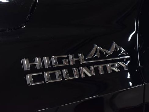 Used 2025 Chevrolet Tahoe High Country AWD/4WD image 41