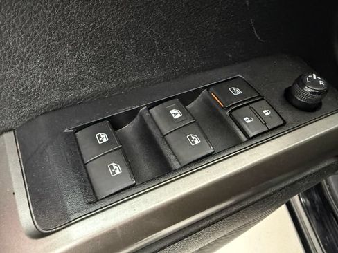 Used 2023 Toyota Tacoma SR5 RWD image 27