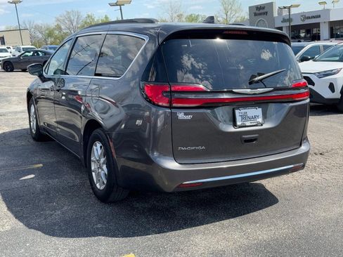 Used 2022 Chrysler Pacifica Touring-L FWD image 7