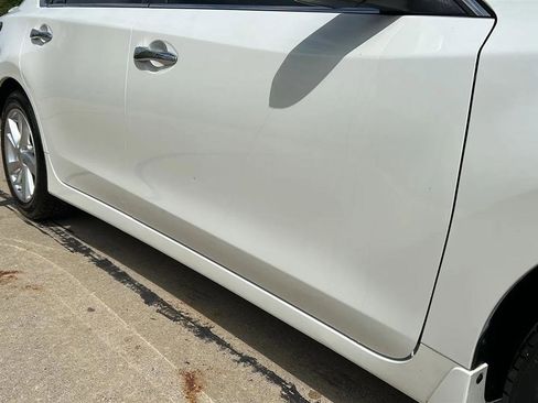 Used 2015 Nissan Altima 2.5 SL w/ Moonroof Package FWD image 4