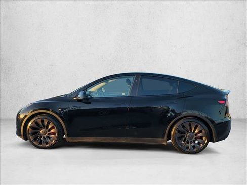Used 2024 Tesla Model Y Performance image 9
