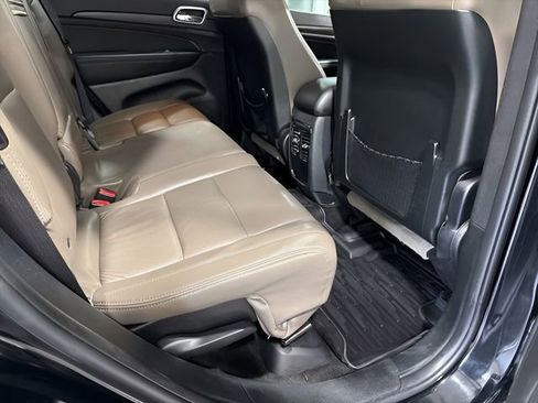 Used 2018 Jeep Grand Cherokee Laredo AWD/4WD image 30