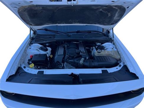 Used 2018 Dodge Challenger R/T Scat Pack w/ Dynamics Package image 16