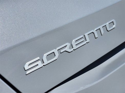 New 2026 Kia Sorento S image 8