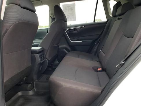 Used 2023 Toyota RAV4 LE AWD/4WD image 11