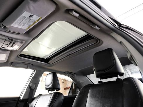 Used 2014 Toyota Camry SE w/ Leather Package image 4