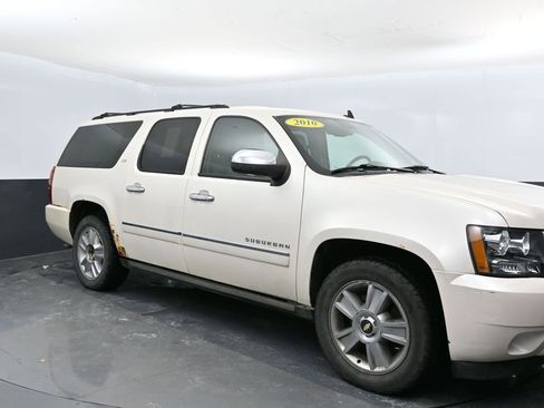Used 2010 Chevrolet Suburban LTZ image 5