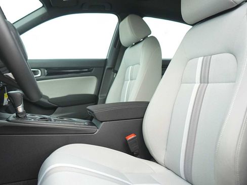 Used 2025 Honda Civic Sport image 11