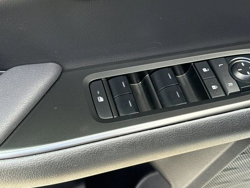 Certified 2025 Lexus UX 300h FWD image 14