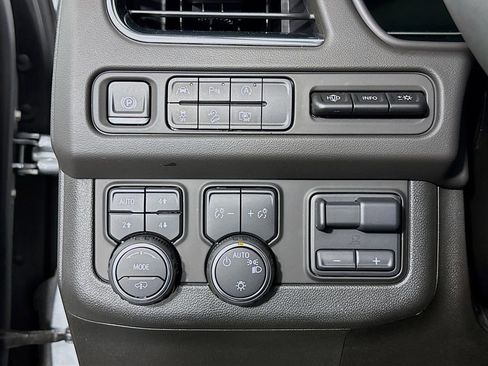 Certified 2023 Chevrolet Tahoe High Country AWD/4WD image 12