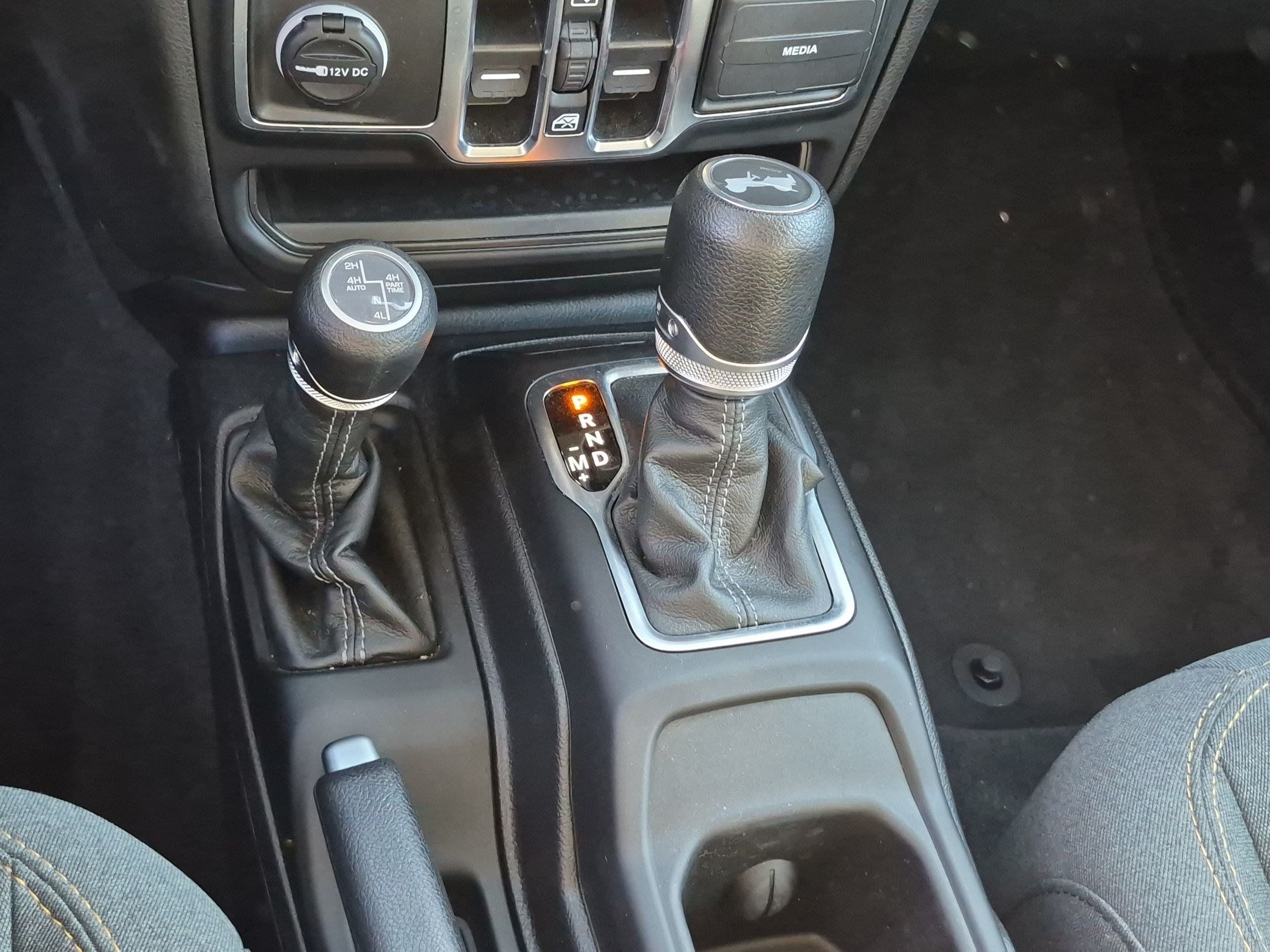 Used 2024 Jeep Wrangler Unlimited Sahara AWD/4WD image 25
