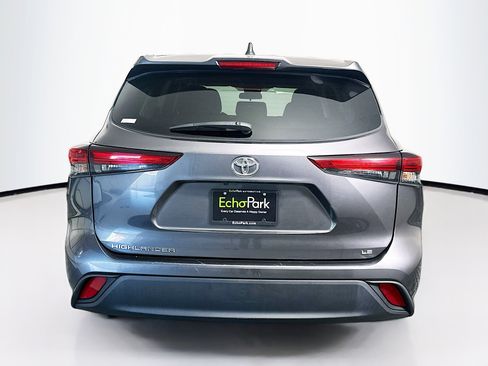 Used 2023 Toyota Highlander LE image 7