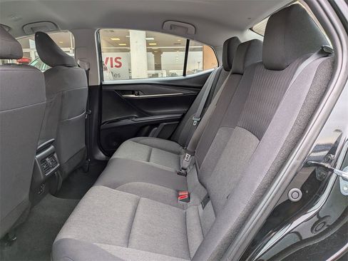 Used 2025 Toyota Camry LE image 27