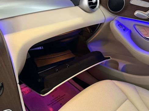 Certified 2022 Mercedes-Benz GLC 300 4MATIC image 33