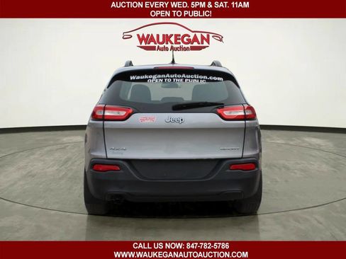 Used 2015 Jeep Cherokee Sport w/ Sport Appearance Group AWD/4WD image 6