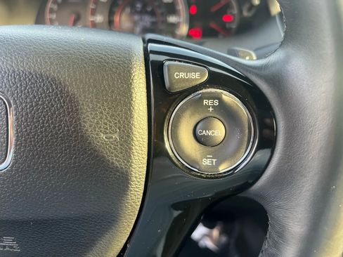 Used 2017 Honda Accord EX-L image 35