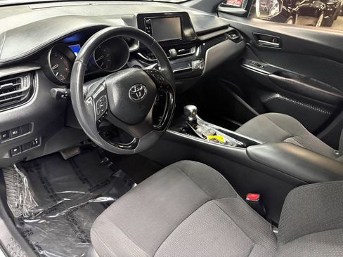 Used 2018 Toyota C-HR XLE image 14
