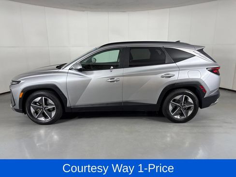 Used 2025 Hyundai Tucson SEL FWD image 6