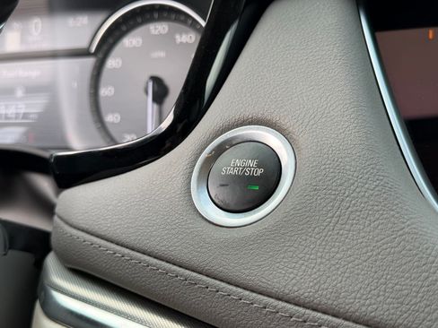 Used 2022 Cadillac XT5 Premium Luxury FWD image 16
